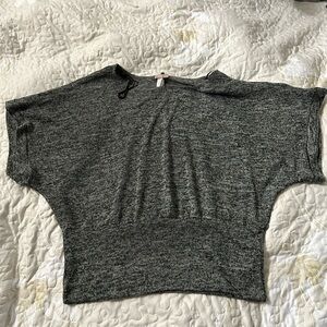 Fashion Magazine Gray Short Sleeve Sheer Blouse size 3xl. B27